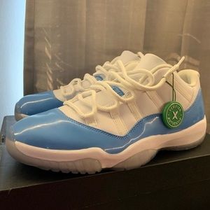 Jordan 11 UNC